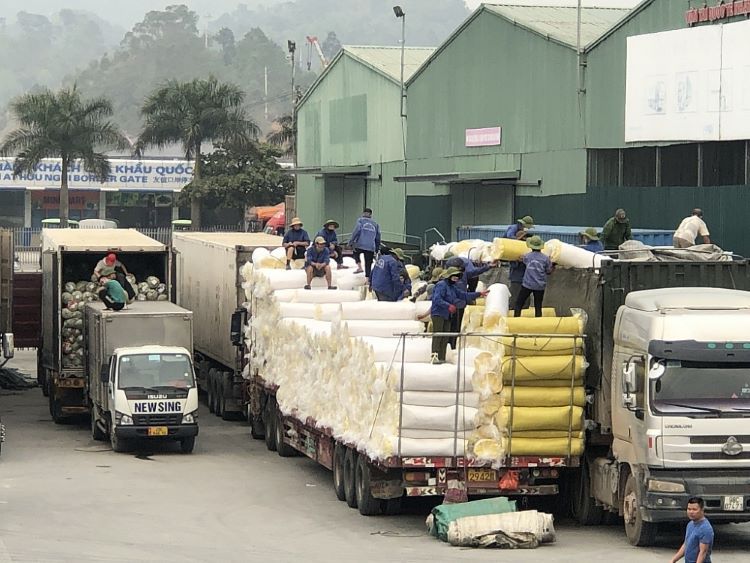 Thuê xe container chở hàng